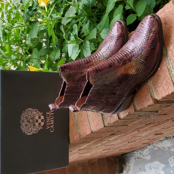 Vince Camuto Shoes - Vince Camuto snake pull on booties